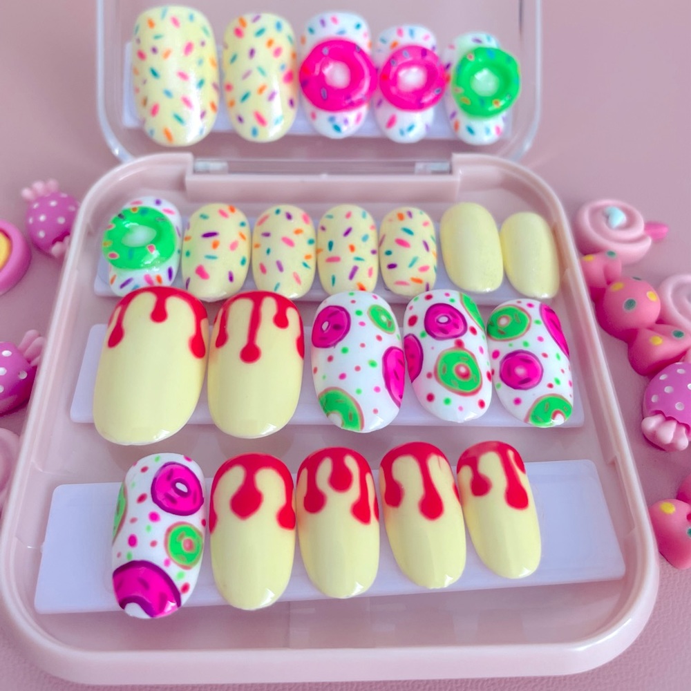 Handmade 3d donut press on nails short oval set - Picture 2 of 2